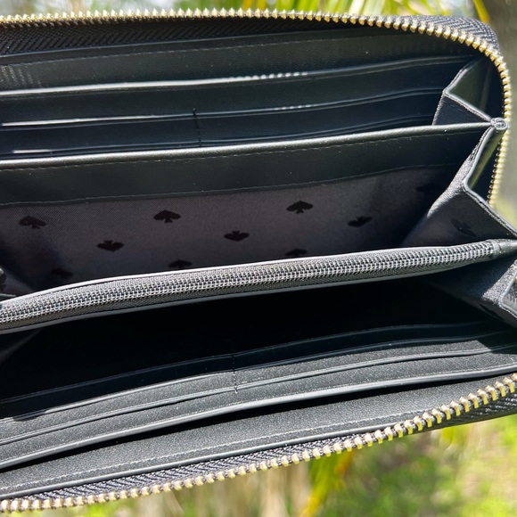 Kate Spade Ella Apple Toss Embroidered Large Continental Zip Wallet Black Multi - Picture 5 of 5